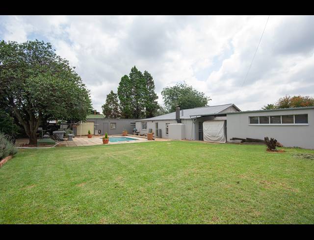 3 BEDROOM HOUSE FOR SALE IN RENSBURG